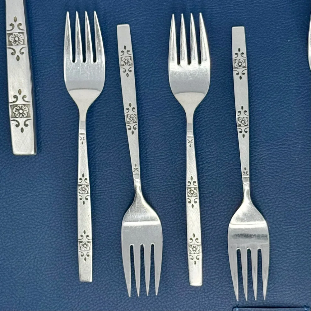 Vintage Oneida Profile Orlando 4 Place Settings 25 pc Floral Etched Flatware